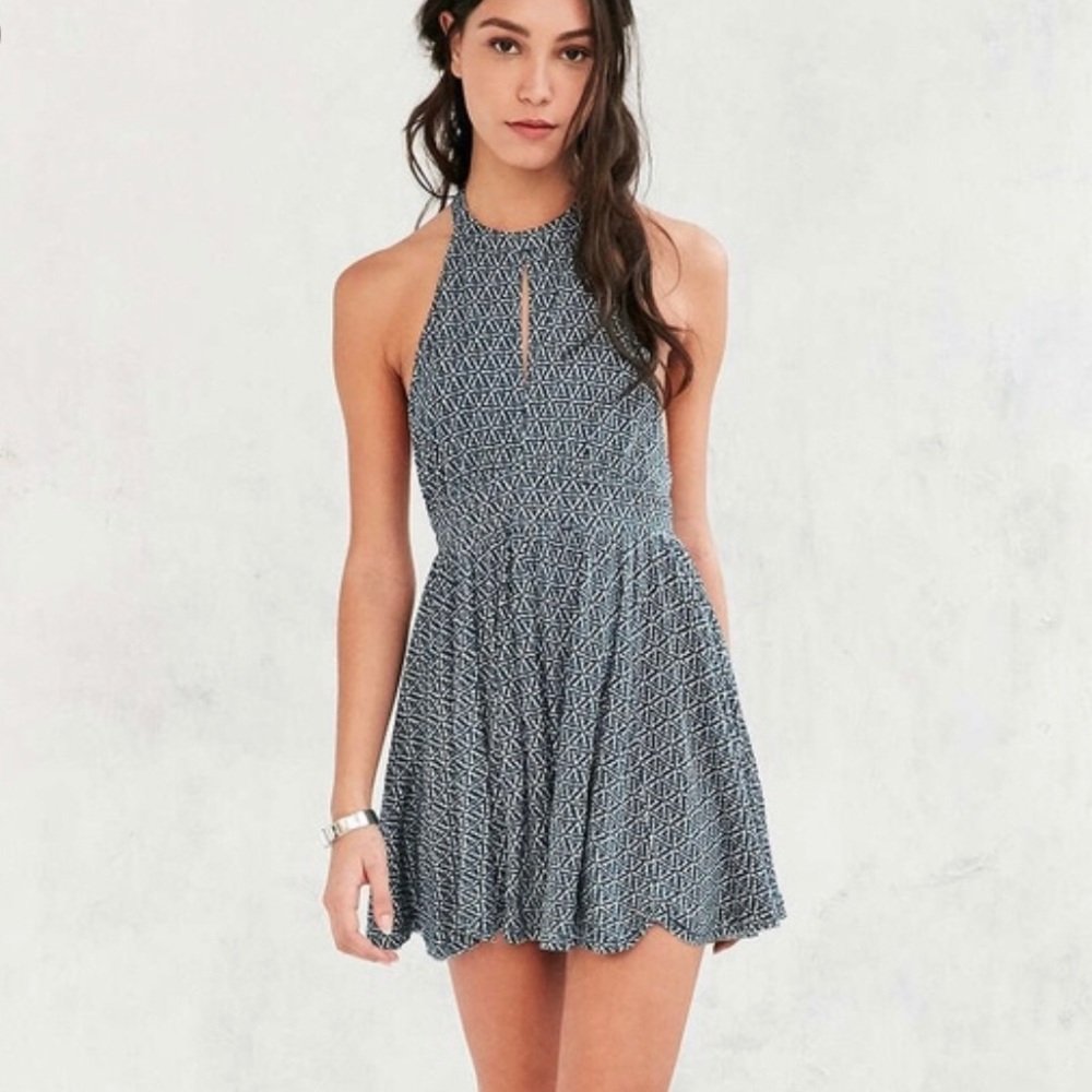 🆕UO Ecote Patterned High-Neck Keyhole Romper